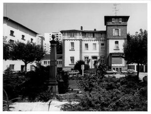 Luisenhof u. Brunnen; Frankfurt, Weidenbornstraße 40