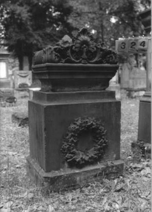 Grabstein 324