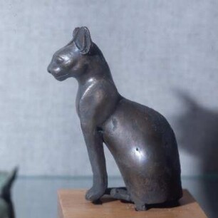 Samos, Archäologisches Museum Vathi. Sitzende Katze, Bronze, Votiv aus dem Heraion