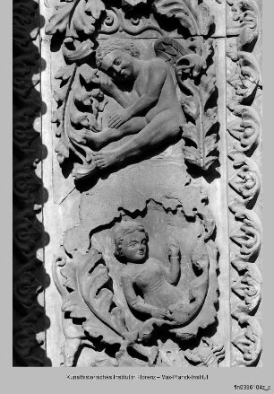 Porta dei Canonici : Ornamentiertes Gewände von Portal und Tympanon