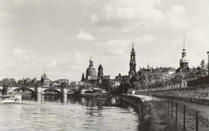 Dresden, Blick vom Altstädter Ufer nach Osten auf die Altstadt