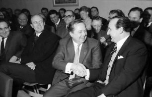 Freiburg: Landratsamt; Landratswahl für den Wahlkreis Freiburg; Wahlkandidaten: Hans Nassall (Regierungsdirektor); Dr. Emil Schill (neuer Landrat)