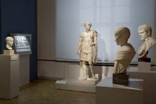 Blick in Raum 7 der Dauerausstellung der Antikensammlung im Alten Museum (Obergeschoss): Rom - Gesichter des Imperiums