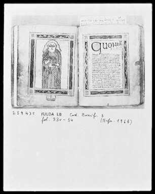 Cadmug-Evangeliar, aus dem Besitz des heiligen Bonifatius — Der Evangelist Lukas, Folio 33verso