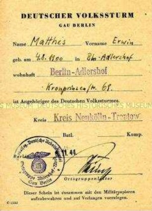 Ausweis eines Volkssturm-Angehörigen aus Berlin