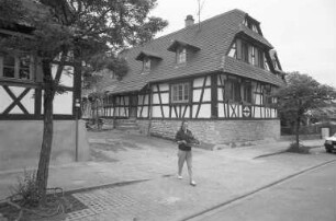 Renovierung des Fachwerkhauses Breite Straße 42 in Beiertheim in Privatinitiative
