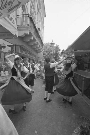 Straßenfest der "Interessengemeinschaft Kaufleute westliche Kaiserstraße"