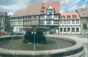 Quedlinburg. Fachwerkhäuser um den Mathildenbrunnen