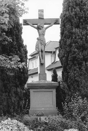 Friedhofskreuz, Einfriedung (Friedhof); Freigericht, Hofäcker