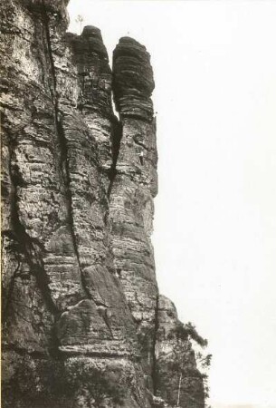 Sächsische Schweiz, Rathener Gebiet. Seilschaft an der Südwestwand (VIIa) am Vorderen Gansfelsen