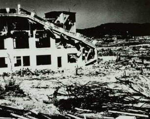 Nagasaki. Zerstörtes Schulgebäude, ca. 500 m vom Hypozentrum entfernt