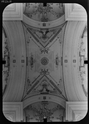 Dresden-Neustadt, Carolaplatz 1. Finanzministerium (1889-1896; O. Wanckel, O. Reichelt). Decke in der Eingangshalle