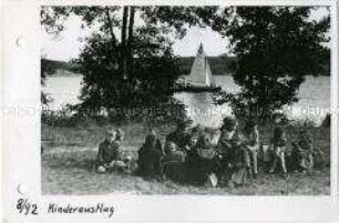 Heimkinder aus Berlin-Zehlendorf beim ersten Ausflug nach Kriegsende