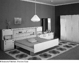 Schlafzimmer (Modell T 21 c)