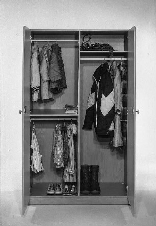 Kleiderschrank