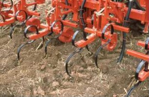 Fotografie: Gartenbautechnik-Freiland, Düngung, Hackmaschine