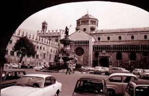 Trient: Piazza Cesare Battisti, mit Neptunbrunnen und Dom