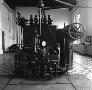 Uebigau-Wahrenbrück-Domsdorf. Brikettfabrik Louise (1882/1991 Kohleabbau; seit 1992 Technisches Denkmal). Kesselhaus. Flammrohrkessel