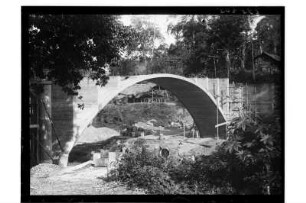 Brücke bei Kan Derada : Südthailand. Brückenbau, 1912/1913