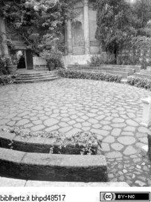 Bosco Parrasio, Anfiteatro