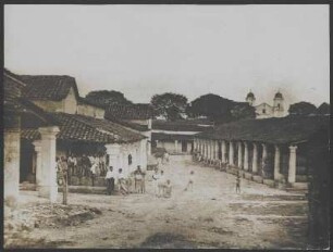 [185]: Pinotepa (Oaxaca) : Stadtansicht und Personenaufnahme
