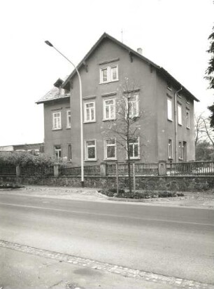 Radeburg, Bärwalder Straße 1. Wohnhaus (um 1890)