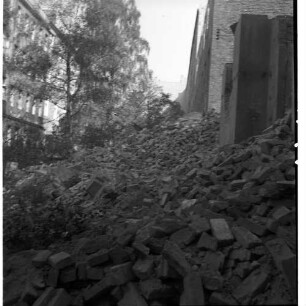 Negativ: Trümmer, Menzelstraße 12, 1953