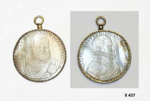 Medaillon aus Perlmutter mit den Porträts der Kurfürsten August und Christian I. von Sachsen
