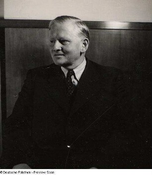 Portraitserie Richard Kuhn