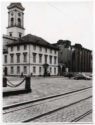 Evangelische Stadtkirche, Karlsruhe Wiederaufbau: Eingangsseite nach der Kriegszerstörung