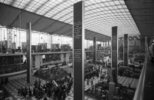Brüssel: Sowjet-Pavillon von der Gallerie
