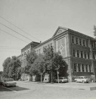 Glauchau, Lindenstraße 45, Wehrdigtschule, Eckansicht