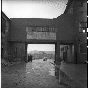 Negativ: Beschädigtes Haus, Naumannstraße, 1951
