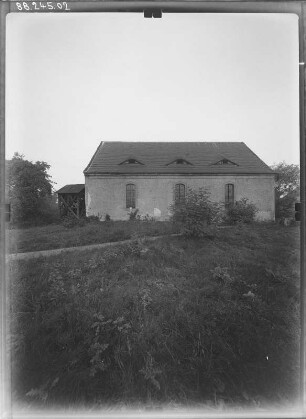 Saßleben (Calau-Saßleben). Dorfkirche (15. Jh., Erweiterung 1775). Ansicht von Süden