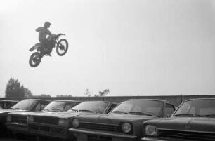 Stuntmen-Show auf dem Karlsruher Messplatz