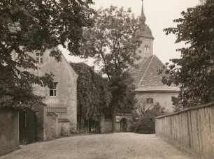 Schweta (Mügeln-Schweta). Pfarre (1821), Pfarrkirche und Eingang zum Rittergut