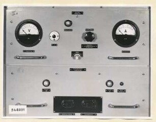 Fernsehsender HF 2832, Teilansicht 2. Schrank Mitte, geschlossen, Foto 1954