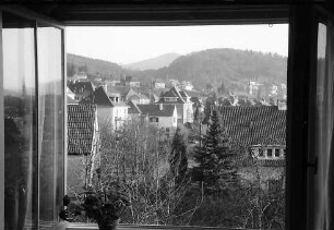 Freiburg i. Br.: Ausblick aus Fenster auf Herdern