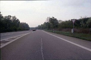 Einfahrt West zu Hauptfahrbahn West (Karlsruhe Richtung Basel)/Ausfahrt aus Tangente Südwest (Frankreich Richtung Basel)