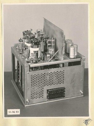 Spektrometer 3-12cm, Netzgerät geschlossen, Foto 1954