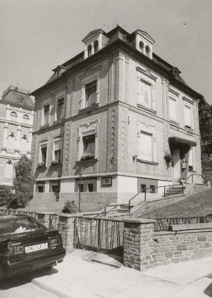 Villa in Markneukirchen : Markneukirchen (Vogtlandkreis), Villa (1885), Erlbacher Straße 19, Straßenansicht