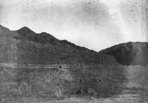 Moräne : Ansammlung von Gesteinsmaterial, vermutlich eine Moräne im Tian Shan Hochgebirge