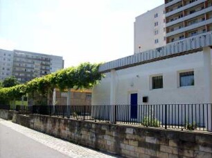 Hoyerswerda: Neustadt, Wohn- und Geschäftskomplex Dietrich-Bonhoeffer-Straße