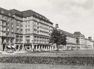 Wohn- und Geschäftshaus : Dresden, Altmarkt. Ansicht mit Wohn- und Geschäftshäusern und Café Prag
