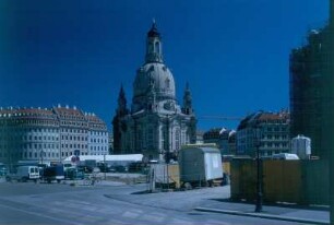 Dresden-Altstadt. Neumarkt mit Frauenkirche (1726-1743, Wiederaufbau 1992-2005; G. Bähr). Blick von der Galeriestraße