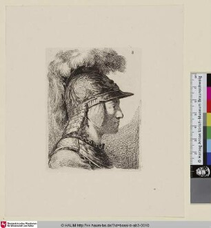 [Junger Soldat mit Helm im Profil]