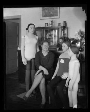 Leiterin des Heimatmuseums Dissen (Babett Zenker – Schwester von Ute Baumgarten)