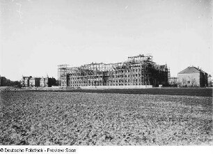 Bautzen, Friedrich-August-Platz (Lessingstraße) 7. Justizgebäude im Bau (1902-1906; Baumann, Kempe, Schnabel, Grosselt)