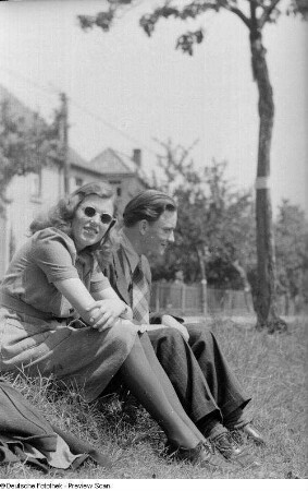 Renate Rössing mit weiterer Person
