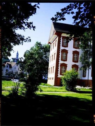 Bonndorf: Schloss, vom Park, mit Kirche